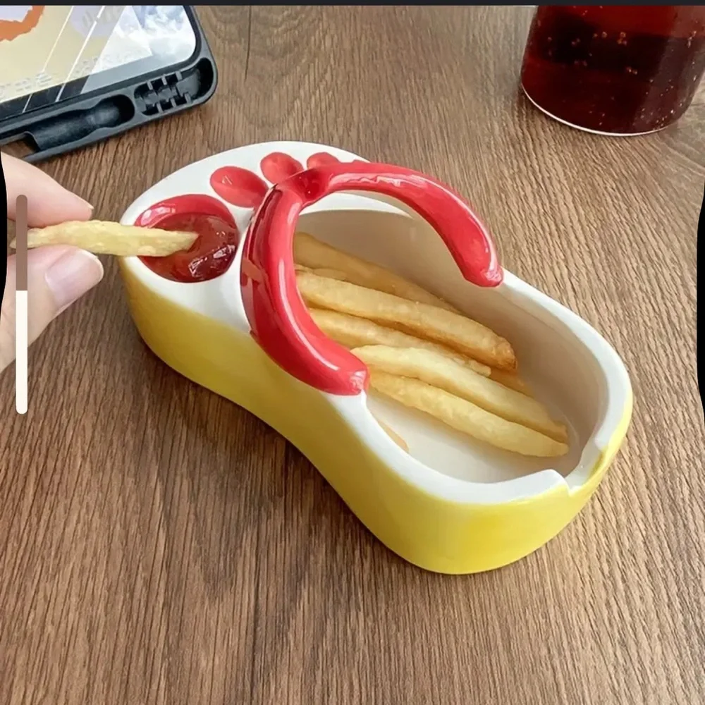 Novelty French fry holder with dipping toes